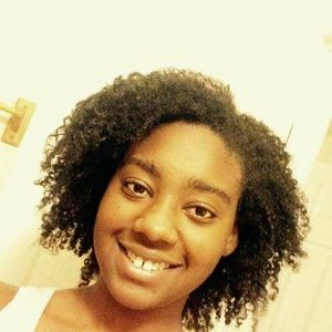 Meet your Posher, Mia